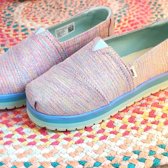 TOMS Kids' Alpargata Platform Slip-On - Picture 5 of 7